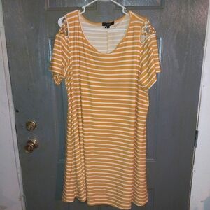 Cold shoulder casual dress